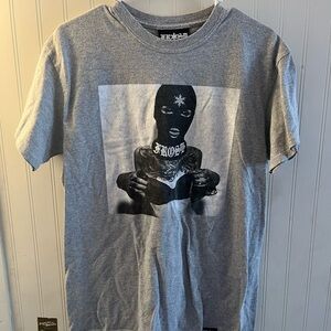 Ost Gray Graphic Tee with Bold Design